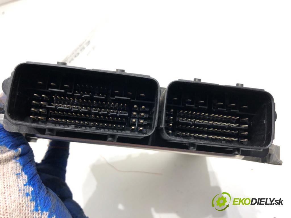 PEUGEOT 3008 SUV 2021 147 kW Hybrid4 (M45GBU) 1598 řídící jednotka motora 9846761980 (Řídicí jednotka)