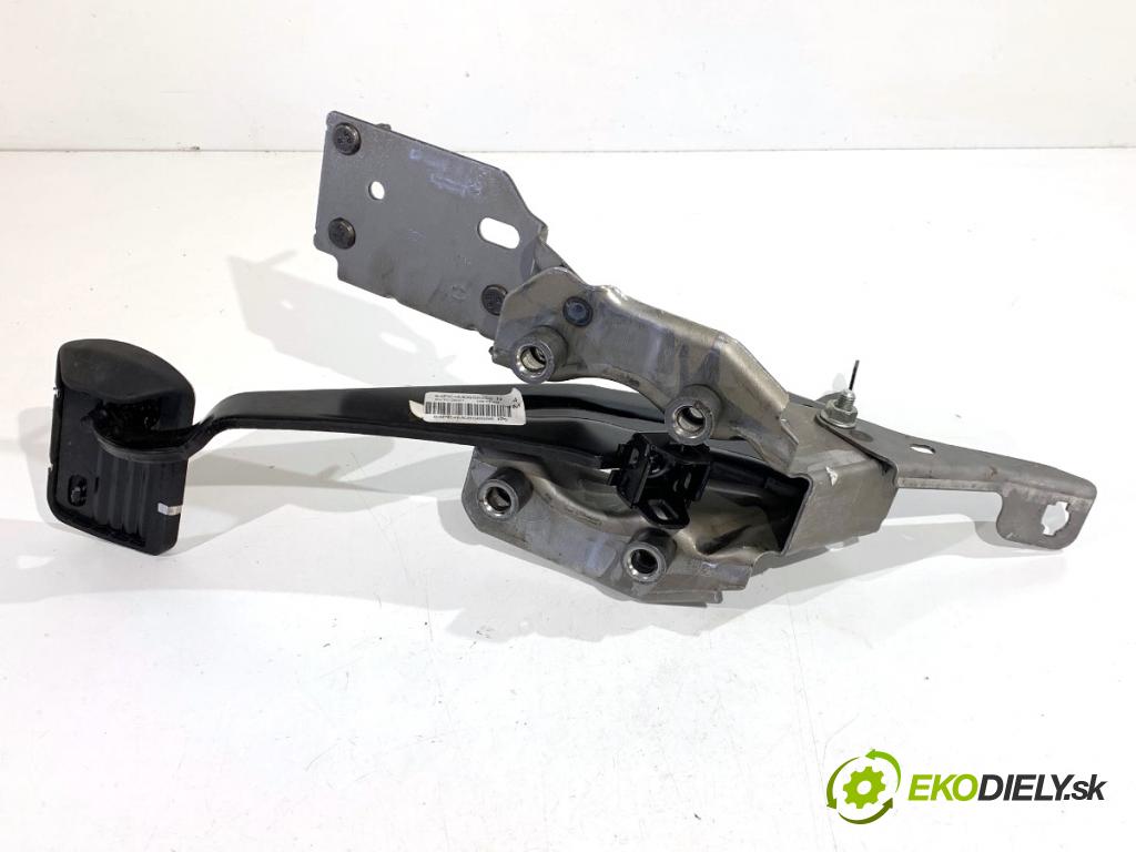 PEUGEOT 3008 SUV 2021 147 kW Hybrid4 (M45GBU) 1598 pedal