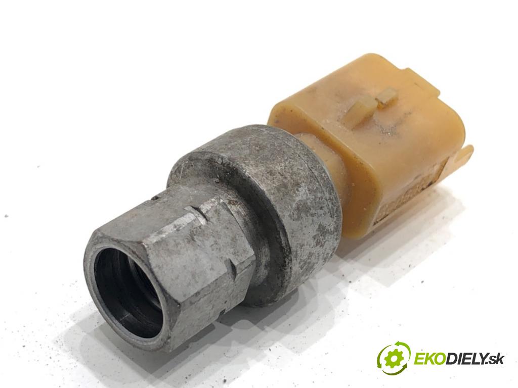 PEUGEOT 3008 SUV 2021 147 kW Hybrid4 (M45GBU) 1598 snímač klimatizace 9833078680 (Snímač klimatizace)