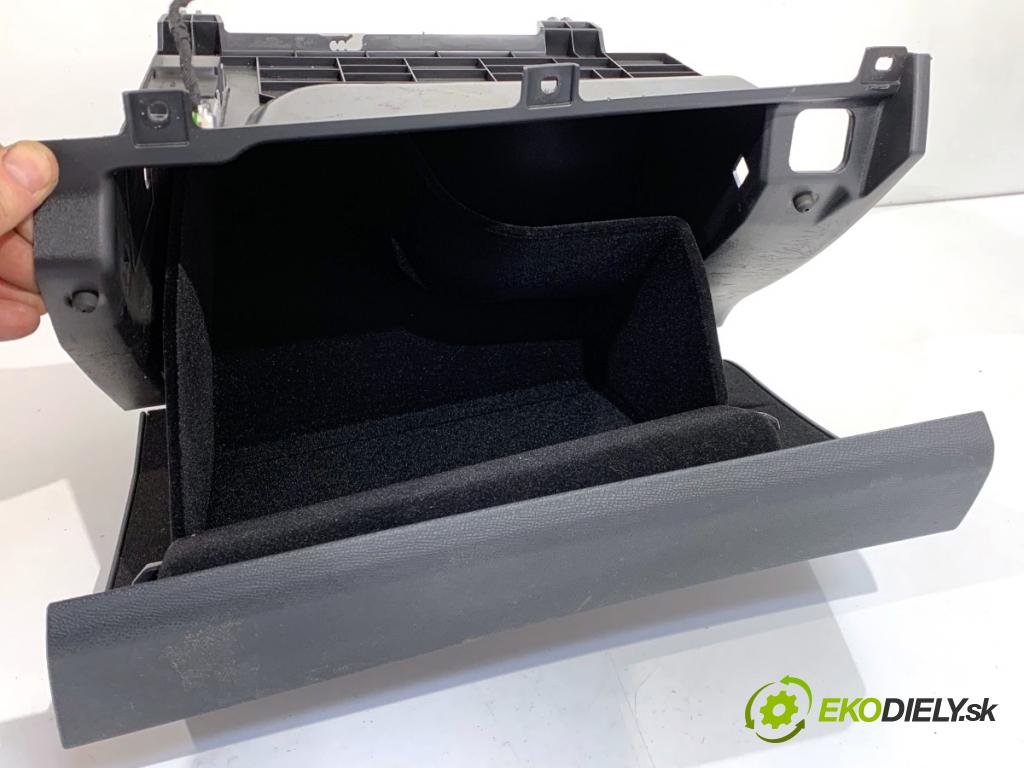 PEUGEOT 3008 SUV 2021 147 kW Hybrid4 (M45GBU) 1598 Priehradka, kastlík spolujazdca  (Priehradka (kastlík))