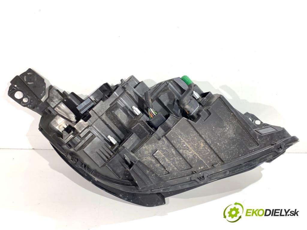 PEUGEOT 3008 SUV 2021 147 kW Hybrid4 (M45GBU) 1598 Svetlomet ľavy predný LED 9836230680