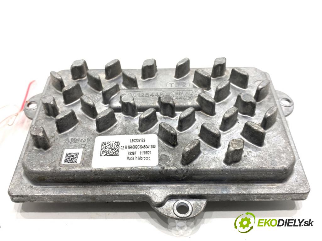 PEUGEOT 3008 SUV 2021 147 kW Hybrid4 (M45GBU) 1598 Menič LED L90208152