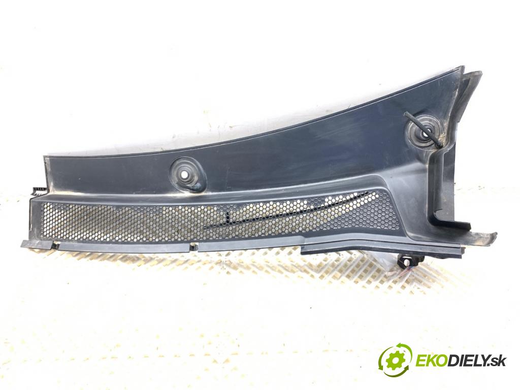 PEUGEOT 3008 SUV 2021 147 kW Hybrid4 (M45GBU) 1598 Torpédo, plast pod čelné okno ľave 98347052XT