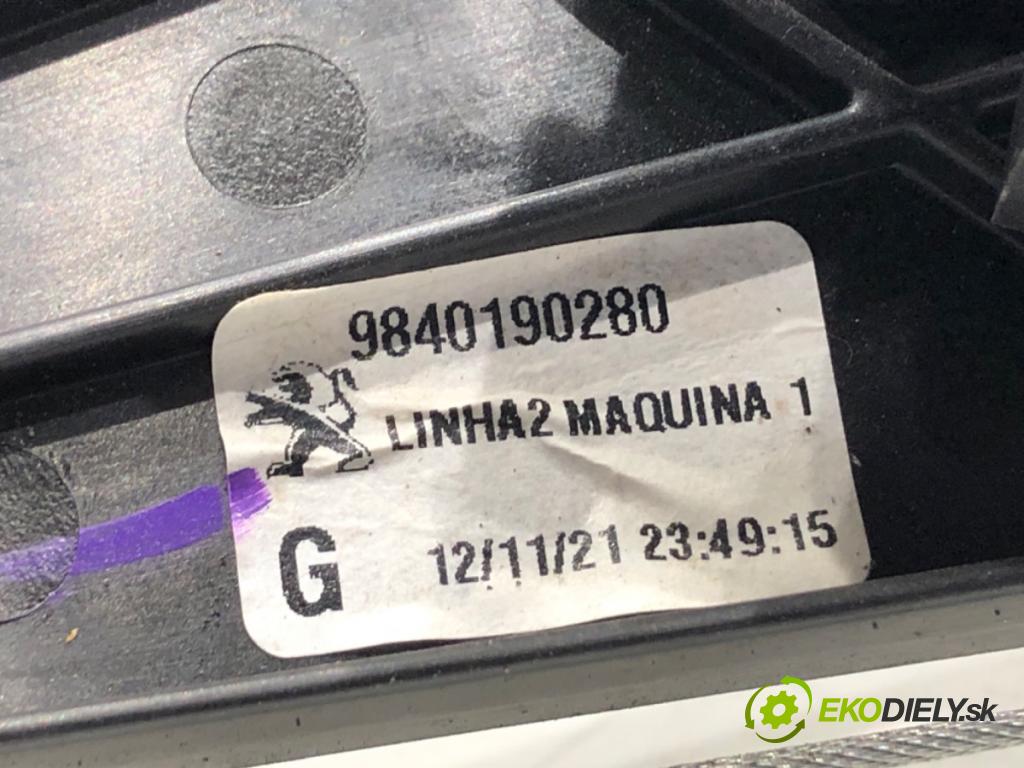 PEUGEOT 3008 SUV 2021 147 kW Hybrid4 (M45GBU) 1598 Mechanizmus okna ľavy zad 9840190280