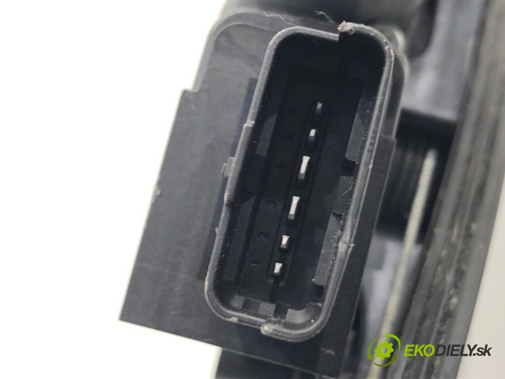 PEUGEOT 3008 SUV 2021 147 kW Hybrid4 (M45GBU) 1598 Mechanizmus okna pravy predný 9840196880