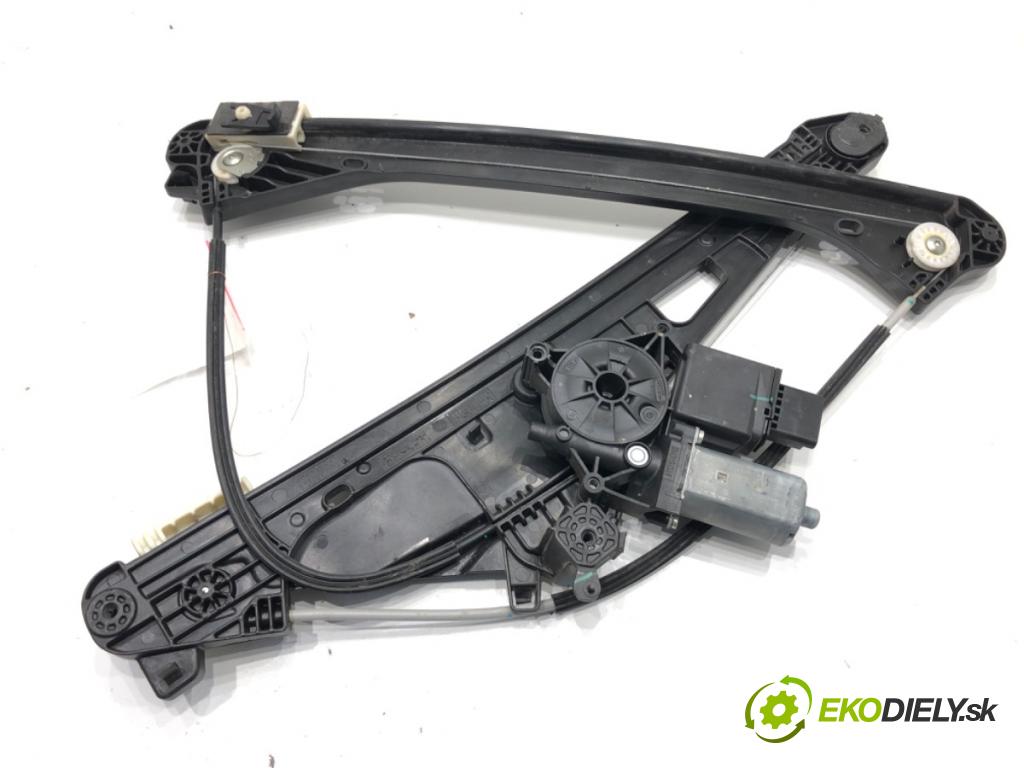 PEUGEOT 3008 SUV 2021 147 kW Hybrid4 (M45GBU) 1598 mechanismus okna levý přední část 9840196980