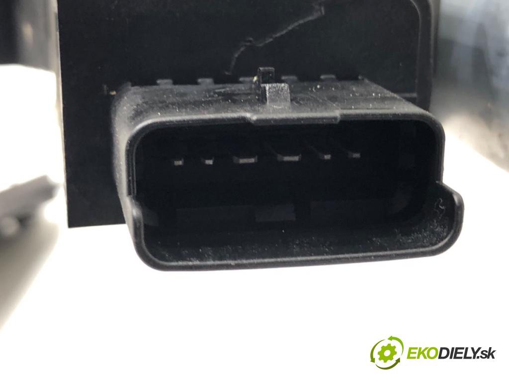 PEUGEOT 3008 SUV 2021 147 kW Hybrid4 (M45GBU) 1598 Mechanizmus okna ľavy predný 9840196980