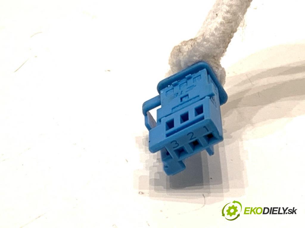 PEUGEOT 3008 SUV 2021 147 kW Hybrid4 (M45GBU) 1598 Clona slnečná ľavy