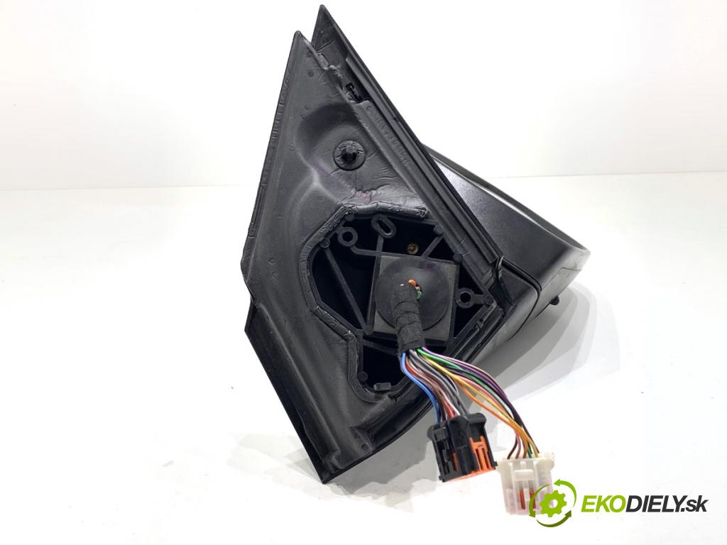 PEUGEOT 3008 SUV 2021 147 kW Hybrid4 (M45GBU) 1598 Spätné zrkadlo pravy