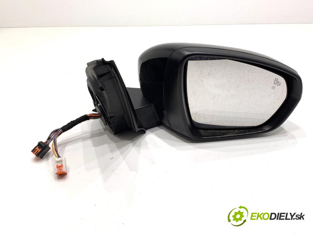 PEUGEOT 3008 SUV 2021 147 kW Hybrid4 (M45GBU) 1598 Spätné zrkadlo pravy