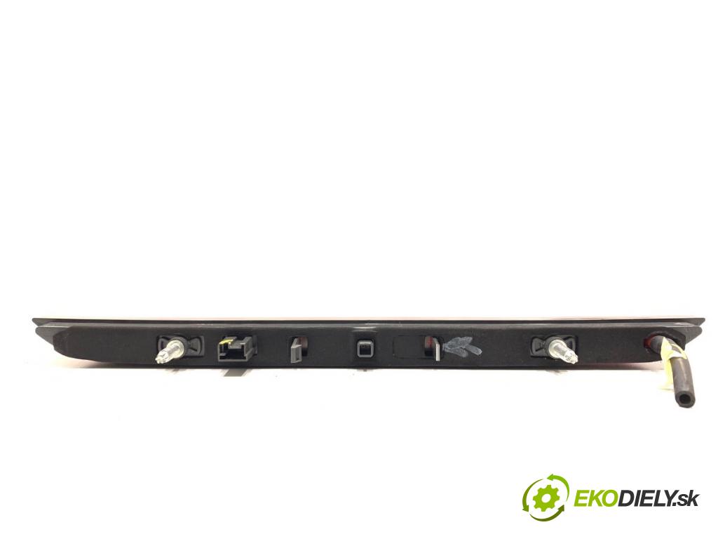 PEUGEOT 3008 SUV 2021 147 kW Hybrid4 (M45GBU) 1598 Svetlo brzdových svetiel