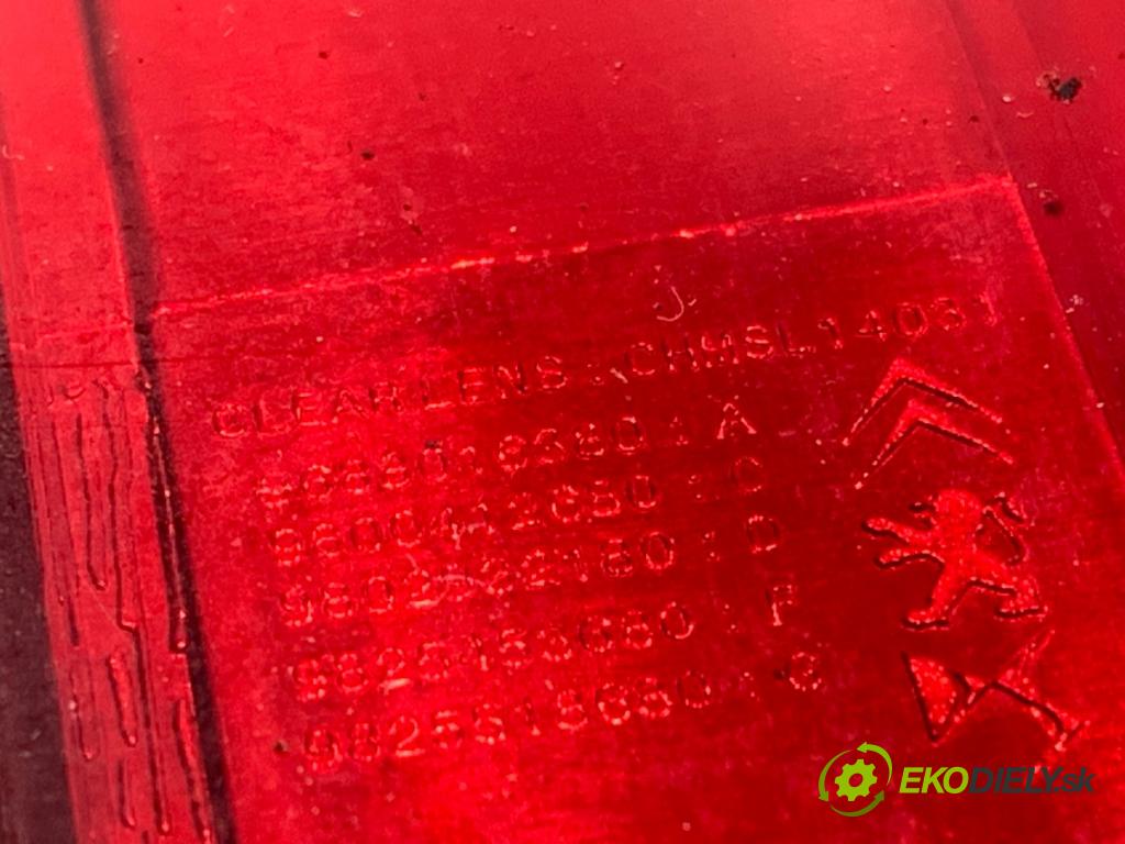 PEUGEOT 3008 SUV 2021 147 kW Hybrid4 (M45GBU) 1598 Svetlo brzdových svetiel