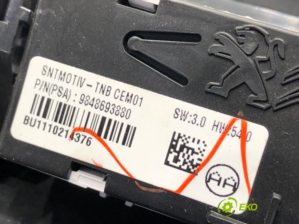 PEUGEOT 3008 SUV 2021 147 kW Hybrid4 (M45GBU) 1598 Svetlo stropné 9814583977