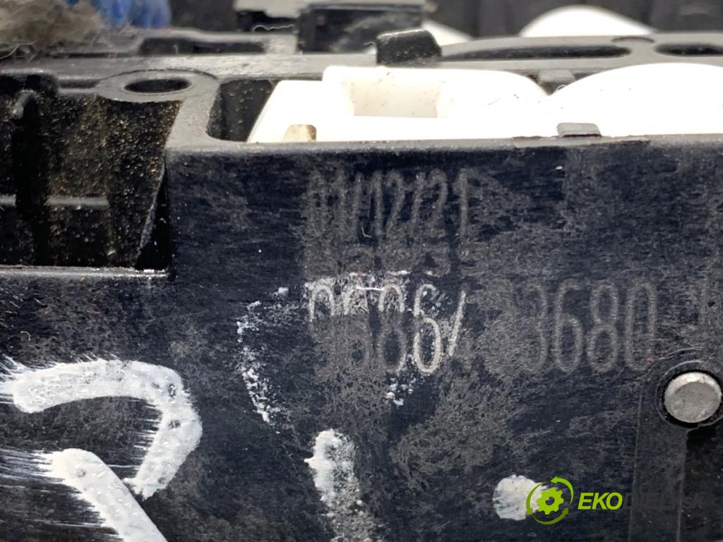 PEUGEOT 3008 SUV 2021 147 kW Hybrid4 (M45GBU) 1598 Kľučka vonkajšia pravy predný 9820340980