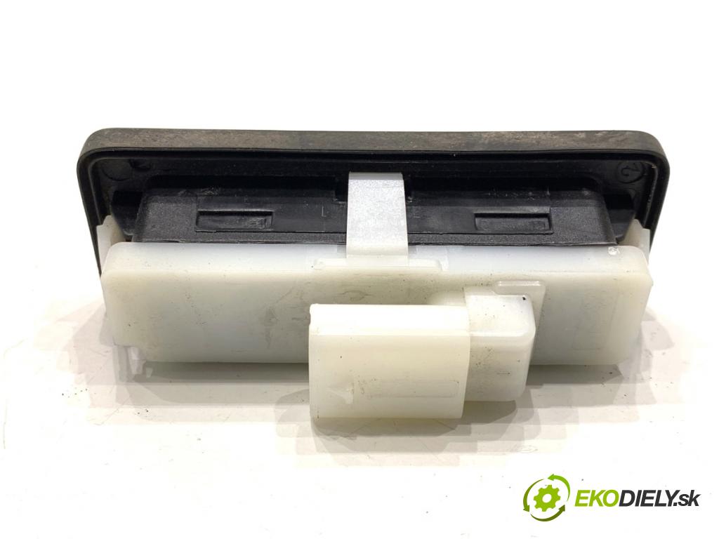 PEUGEOT 3008 SUV 2021 147 kW Hybrid4 (M45GBU) 1598 Kľučka dverí zad 9816255980