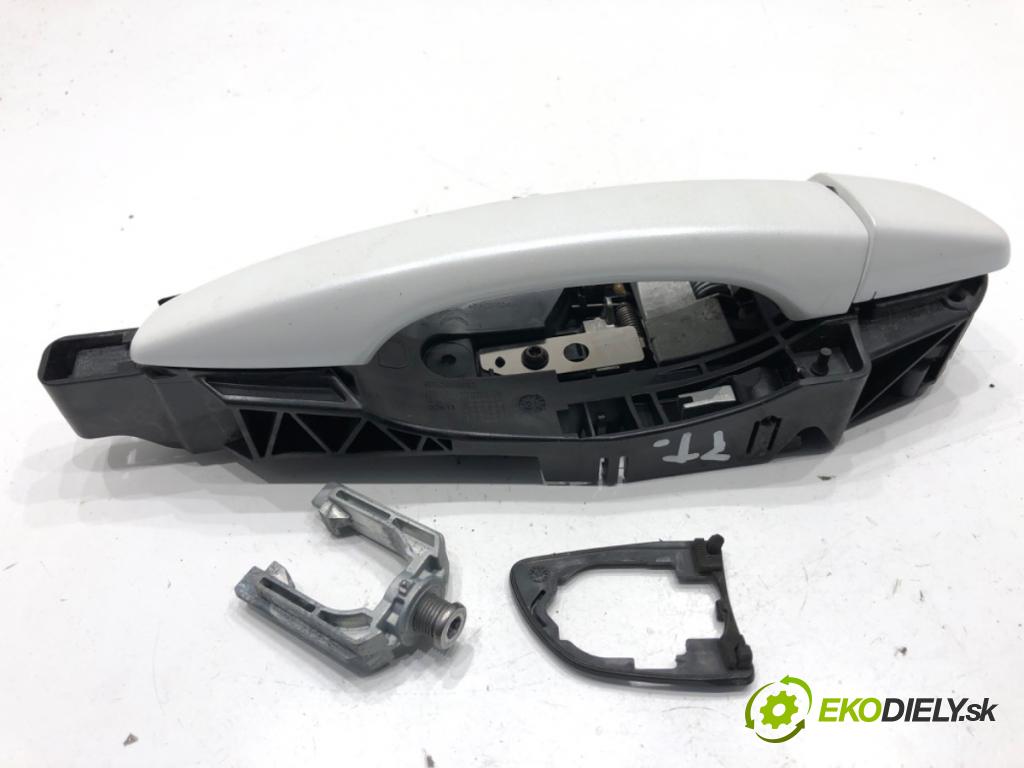 PEUGEOT 3008 SUV 2021 147 kW Hybrid4 (M45GBU) 1598 Kľučka vonkajšia pravy zad 