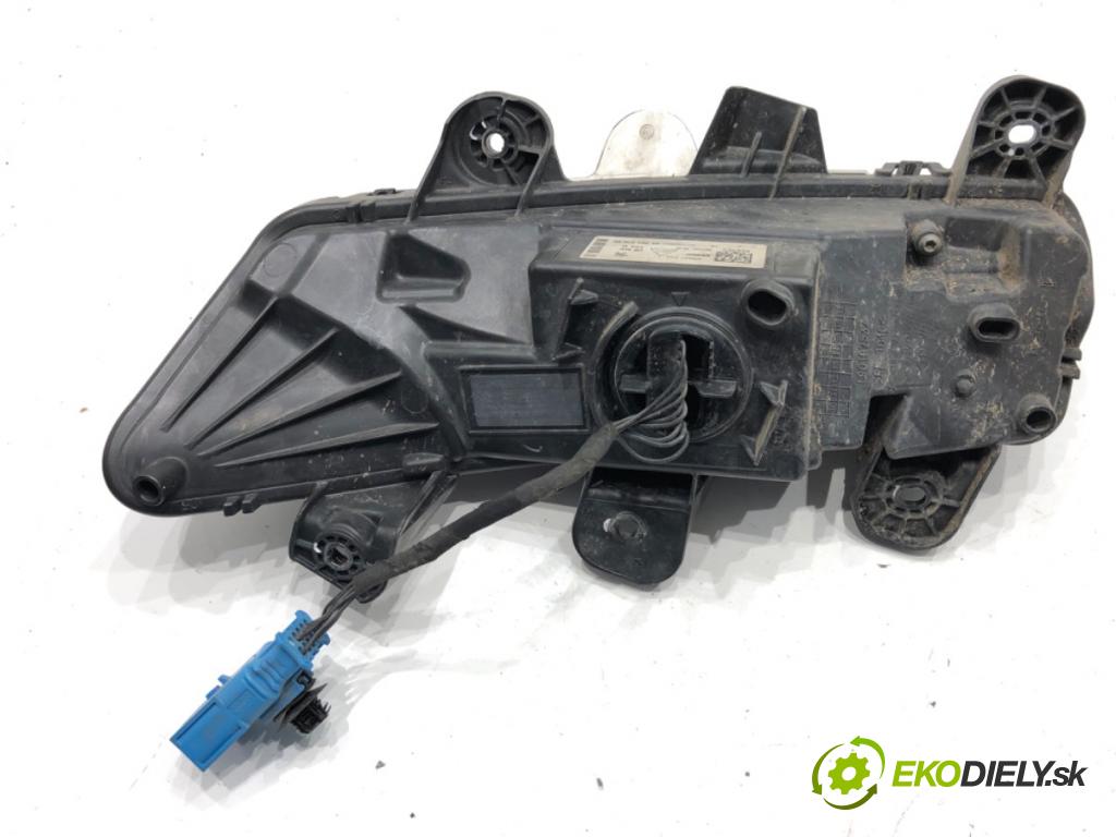 PEUGEOT 3008 SUV 2021 147 kW Hybrid4 (M45GBU) 1598 Hmlové svetlo, hmlovka ľavy predný L90197537