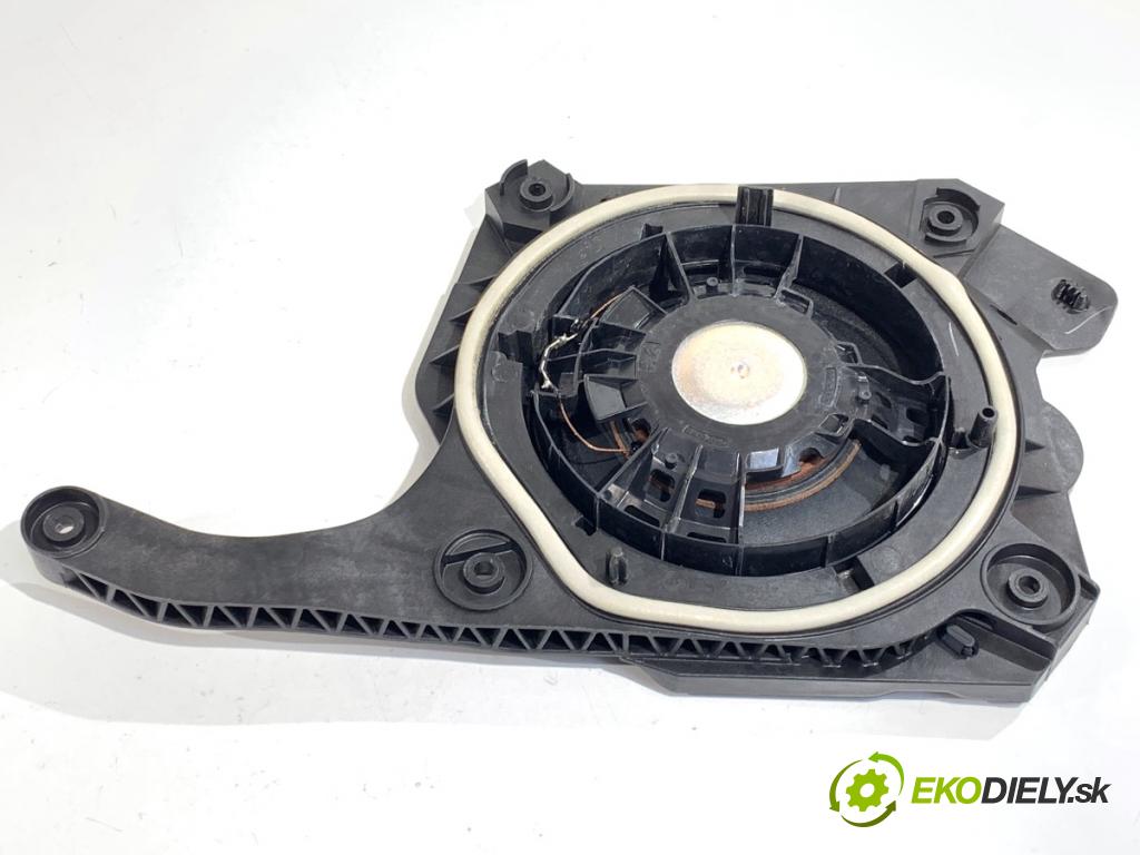 PEUGEOT 3008 SUV 2021 147 kW Hybrid4 (M45GBU) 1598 reproduktory 9813826980 9813827180