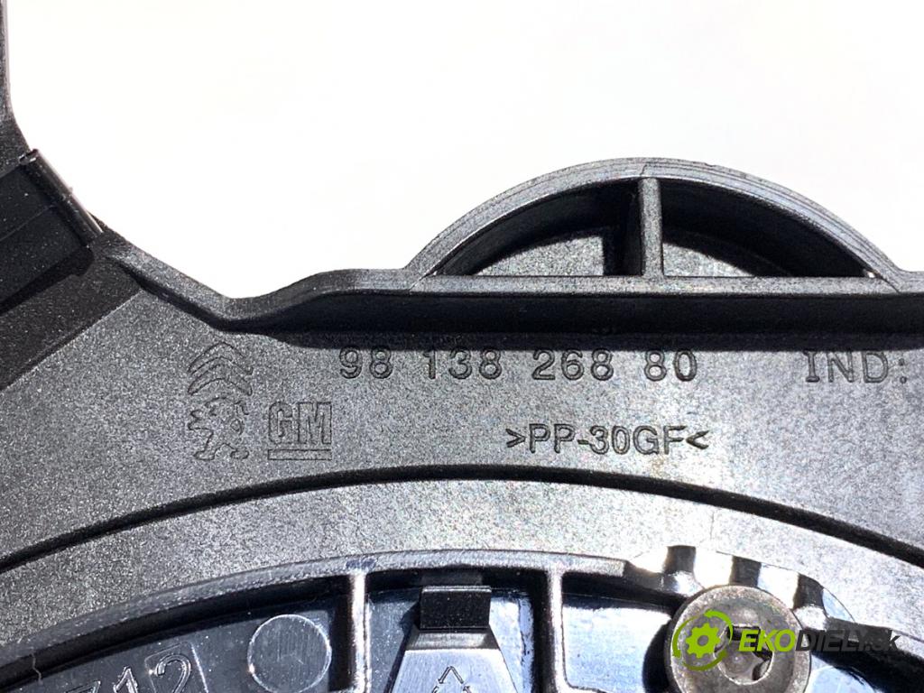 PEUGEOT 3008 SUV 2021 147 kW Hybrid4 (M45GBU) 1598 reproduktory 9813826980 9813827180