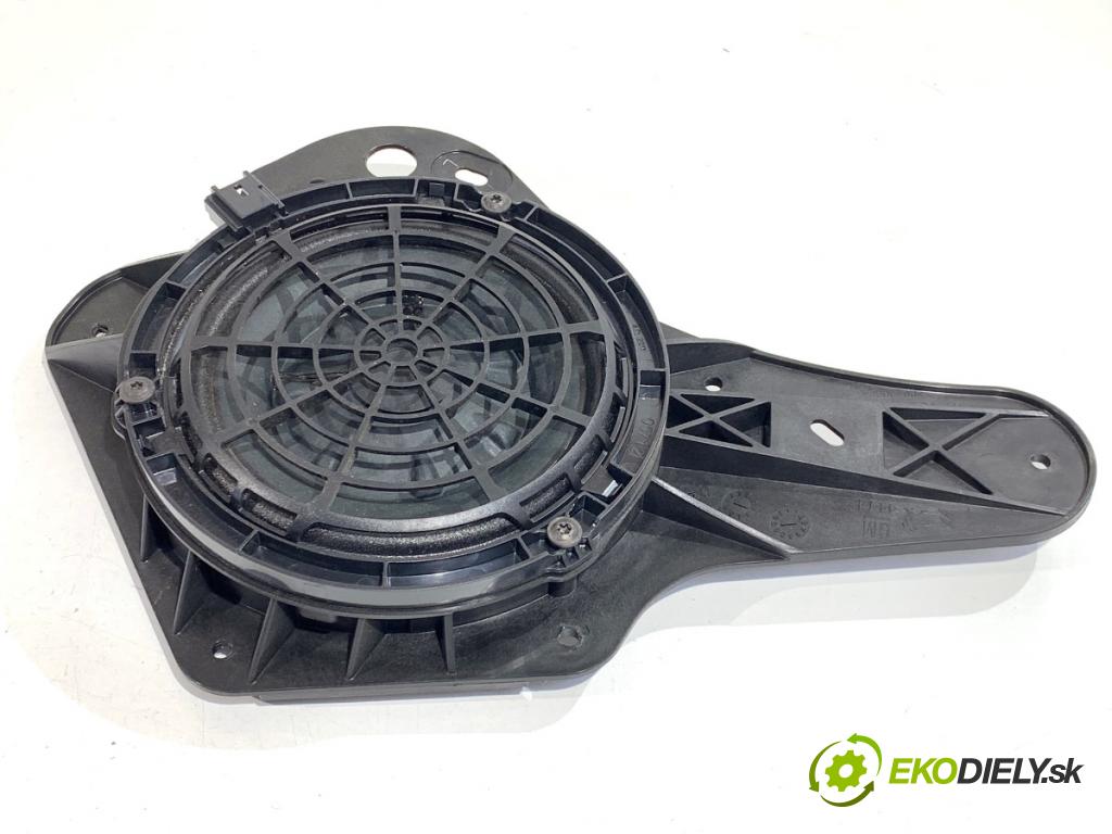 PEUGEOT 3008 SUV 2021 147 kW Hybrid4 (M45GBU) 1598 reproduktory 9813826980 9813827180