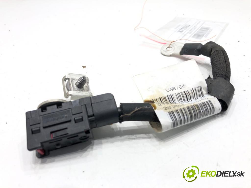 PEUGEOT 3008 SUV 2021 147 kW Hybrid4 (M45GBU) 1598 svorka MINUS: 9835372480