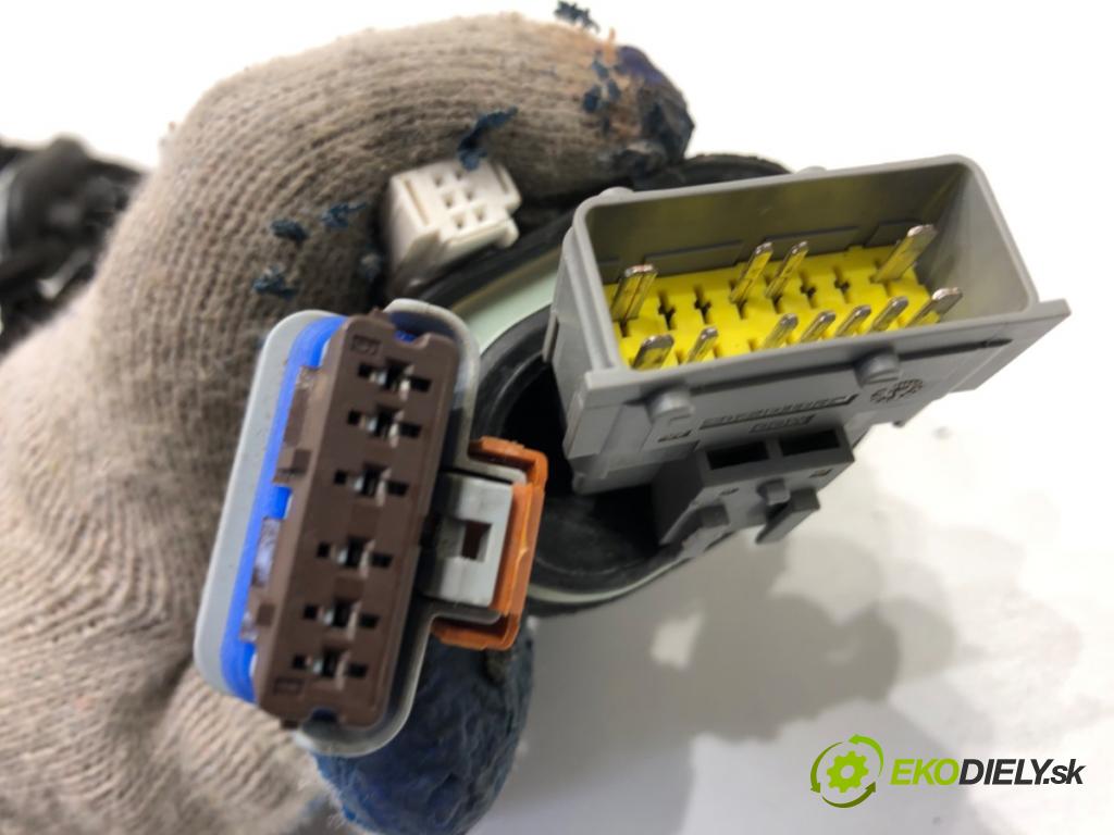 PEUGEOT 3008 SUV 2021 147 kW Hybrid4 (M45GBU) 1598 Káblovačka Dvere zad pravy 9829074380