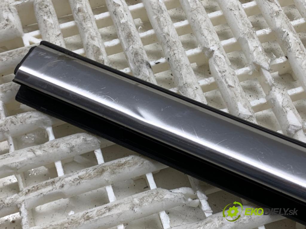 PEUGEOT 3008 SUV 2021 147 kW Hybrid4 (M45GBU) 1598 Lišta Sbírání: predný ľavy 9811580380