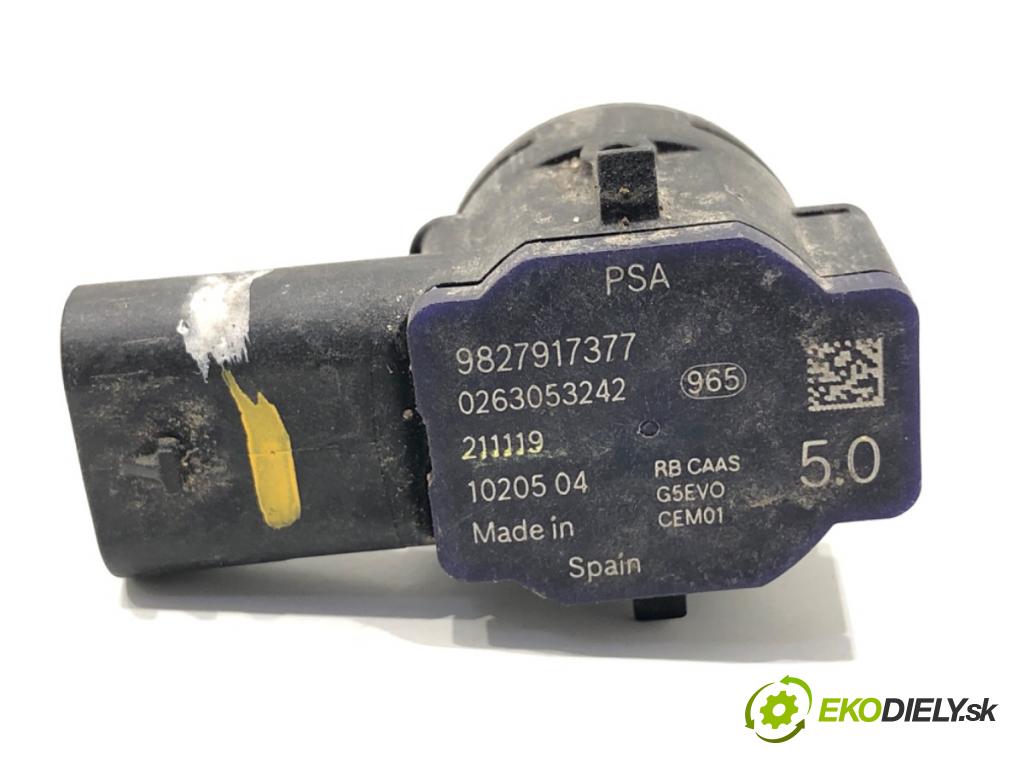 PEUGEOT 3008 SUV 2021 147 kW Hybrid4 (M45GBU) 1598 Snímač PDC 9827917377