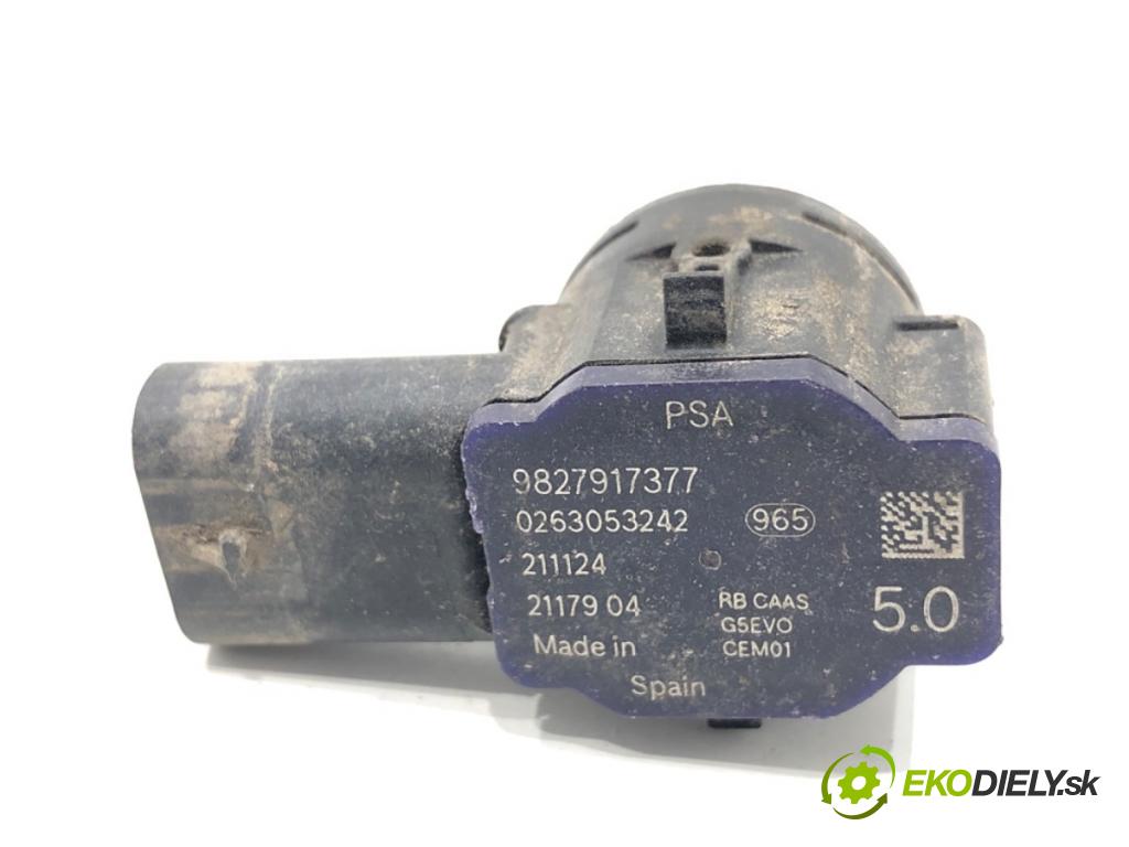 PEUGEOT 3008 SUV 2021 147 kW Hybrid4 (M45GBU) 1598 Snímač PDC 9827917377