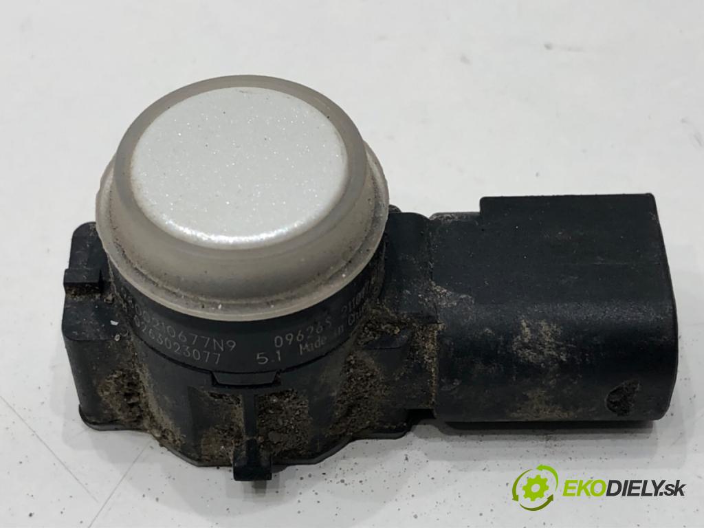 PEUGEOT 3008 SUV 2021 147 kW Hybrid4 (M45GBU) 1598 Snímač PDC 9800210677N9