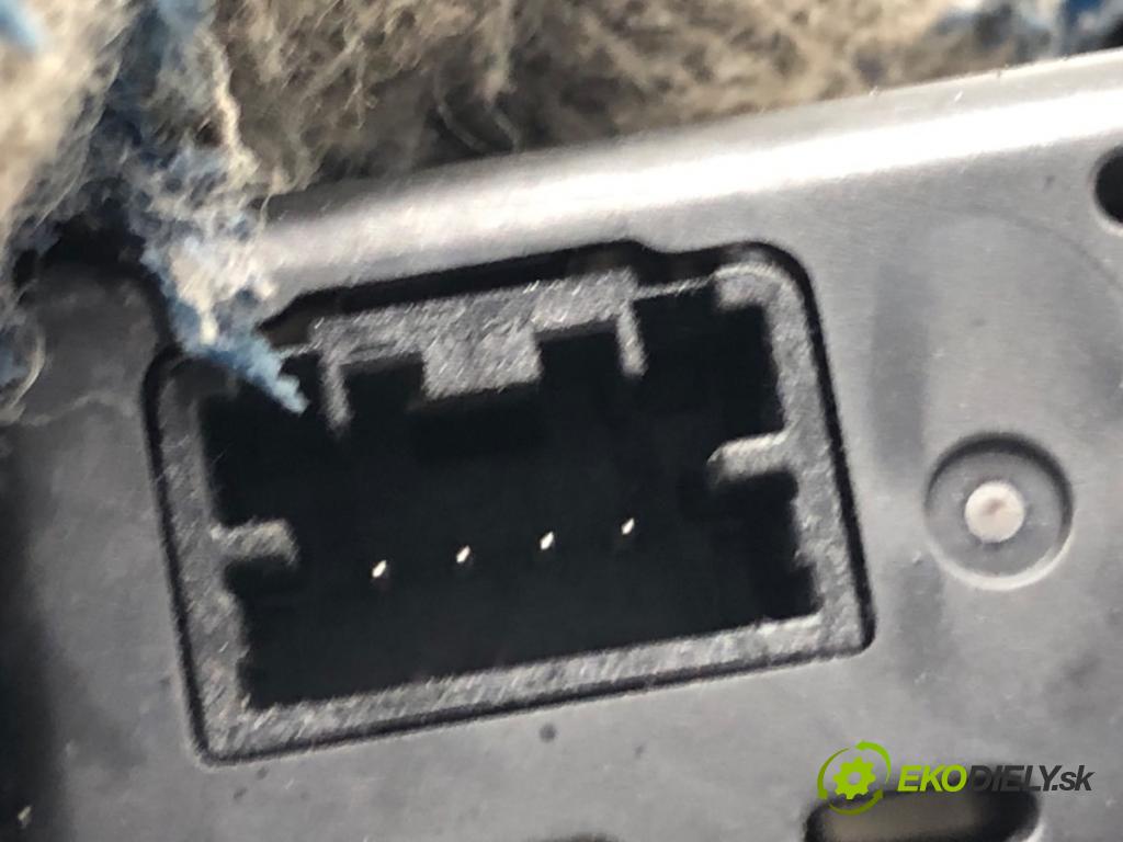 PEUGEOT 3008 SUV 2021 147 kW Hybrid4 (M45GBU) 1598 HNÍZDO: USB 9836536377