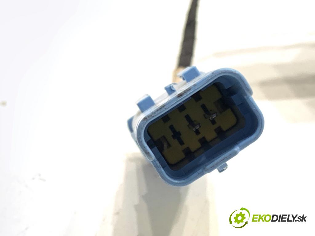 PEUGEOT 3008 SUV 2021 147 kW Hybrid4 (M45GBU) 1598 Kľučka vonkajšia ľavy predný