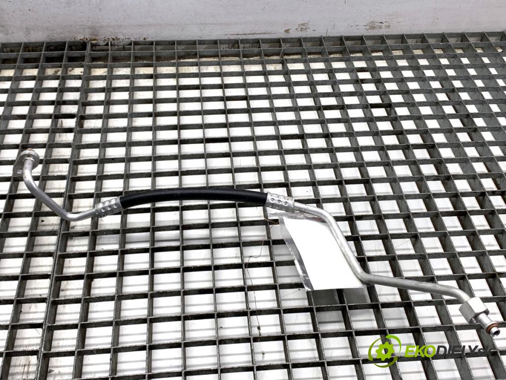 PEUGEOT 3008 SUV 2021 147 kW Hybrid4 (M45GBU) 1598 rúrka klimatizácie  (Rúrka klimatizácie)