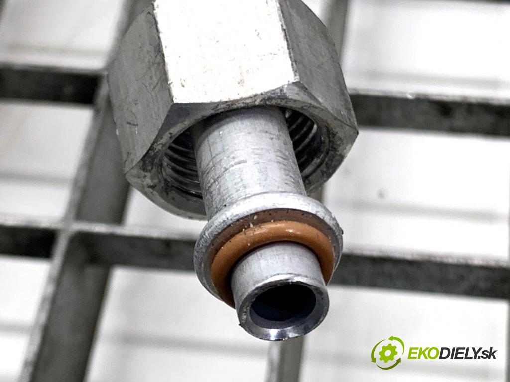 PEUGEOT 3008 SUV 2021 147 kW Hybrid4 (M45GBU) 1598 rúrka klimatizácie  (Rúrka klimatizácie)