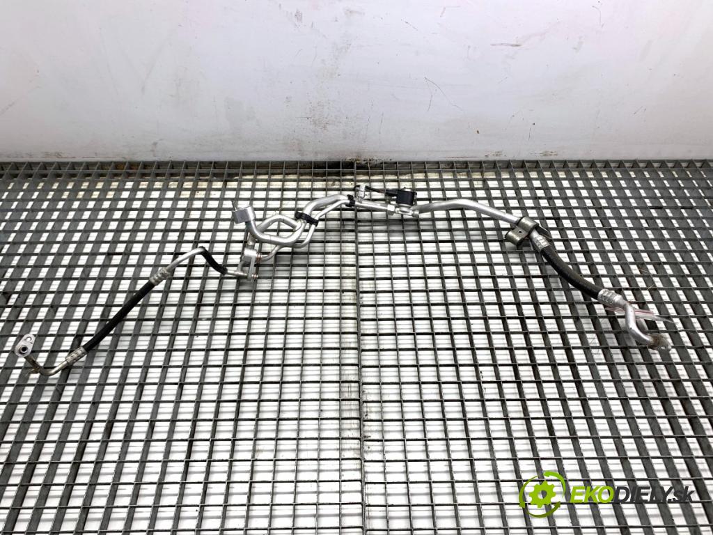 PEUGEOT 3008 SUV 2021 147 kW Hybrid4 (M45GBU) 1598 rúrka klimatizace  (Trubka klimatizace)