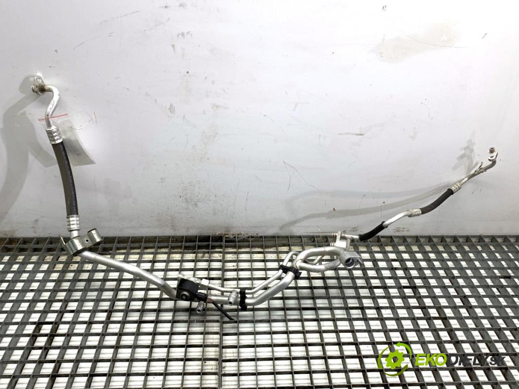 PEUGEOT 3008 SUV 2021 147 kW Hybrid4 (M45GBU) 1598 rúrka klimatizácie  (Rúrka klimatizácie)