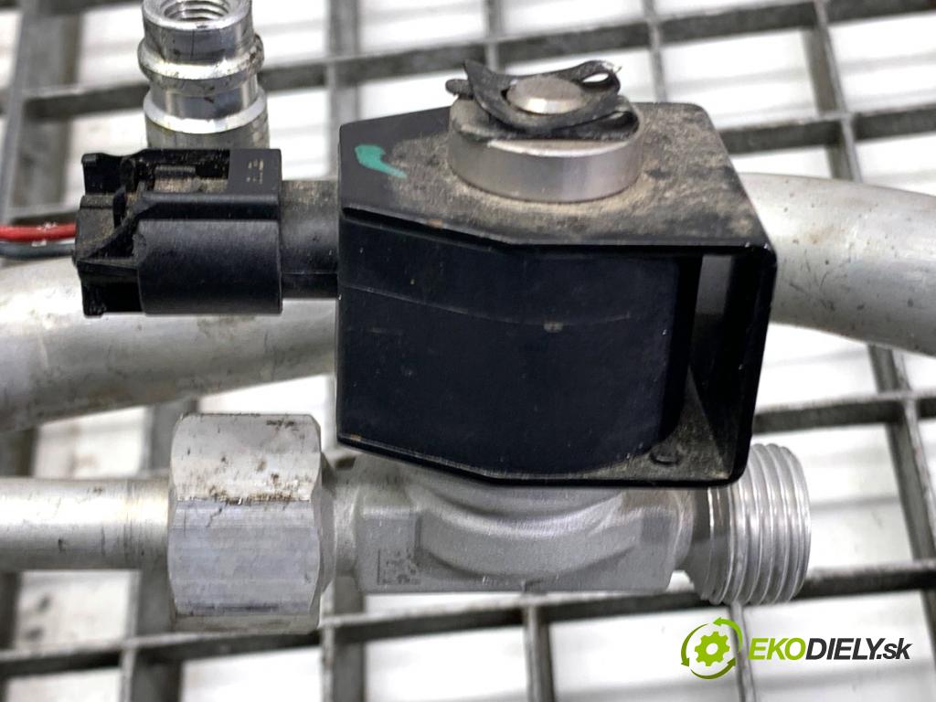 PEUGEOT 3008 SUV 2021 147 kW Hybrid4 (M45GBU) 1598 rúrka klimatizácie  (Rúrka klimatizácie)