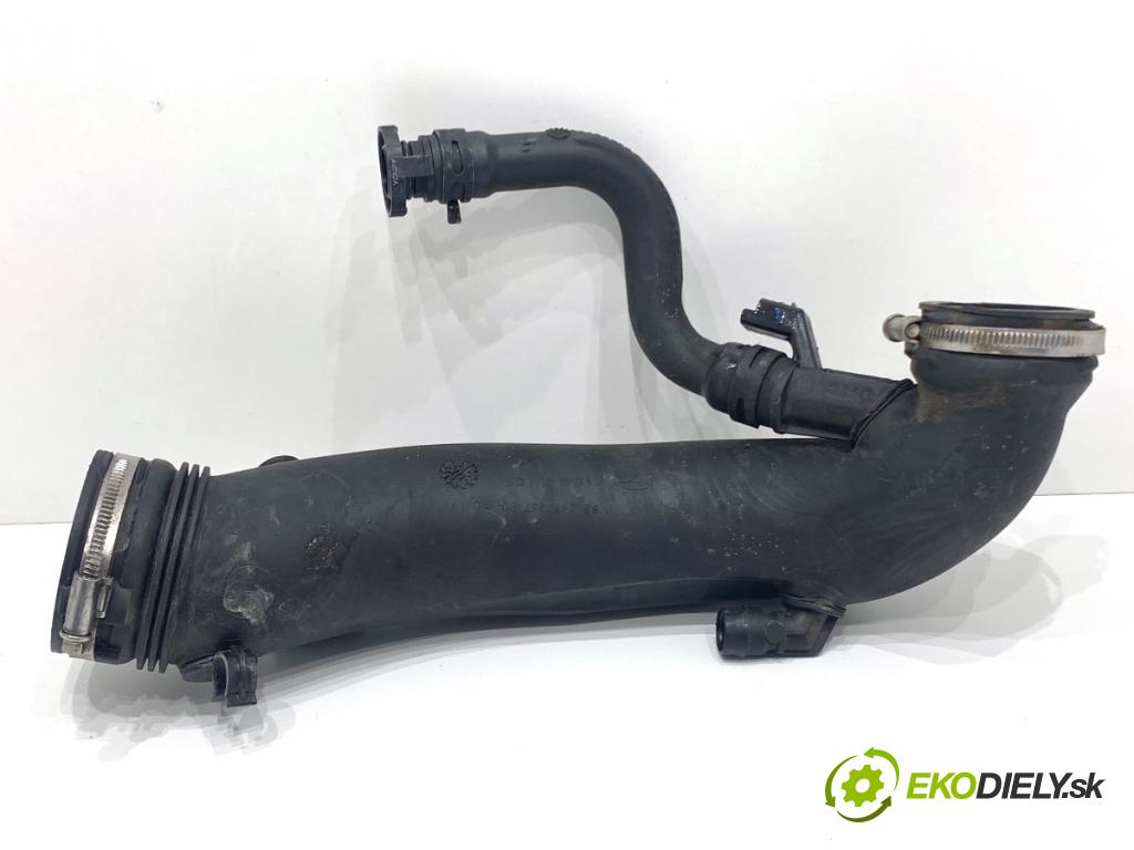 PEUGEOT 3008 SUV 2021 147 kW Hybrid4 (M45GBU) 1598 Rúra vzduchu 9834735780