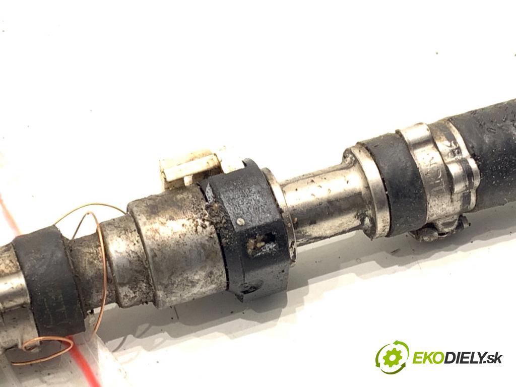 PEUGEOT 3008 SUV 2021 147 kW Hybrid4 (M45GBU) 1598 trubka PALIVO: