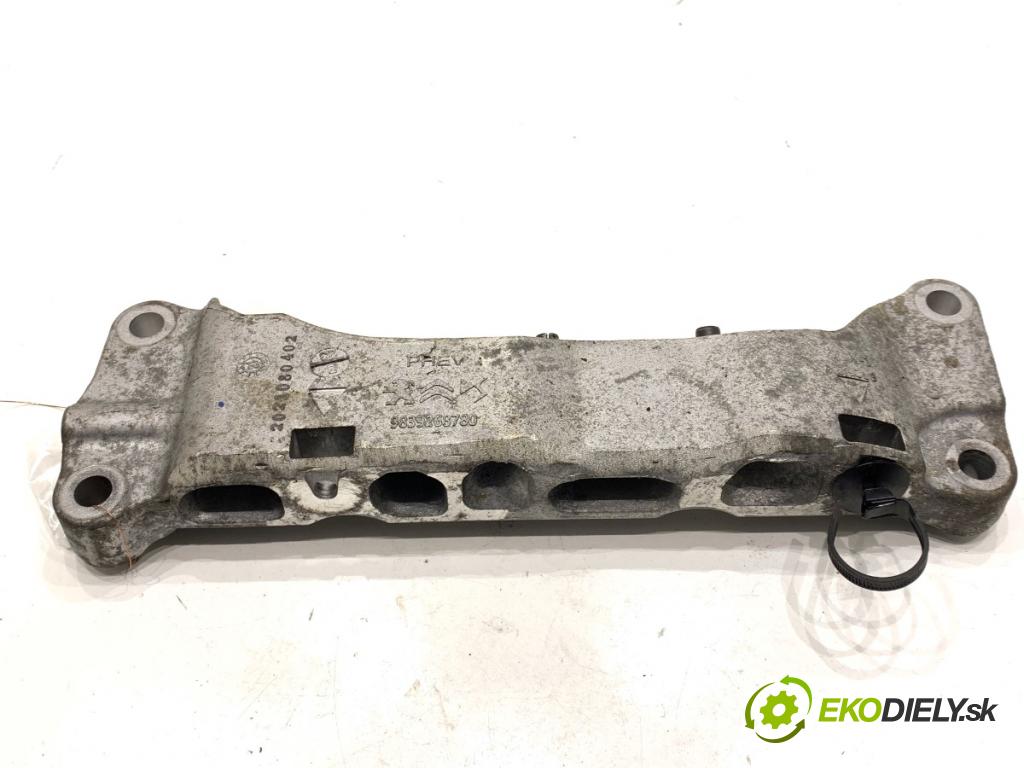 PEUGEOT 3008 SUV 2021 147 kW Hybrid4 (M45GBU) 1598 Držiak Motor 9839268780