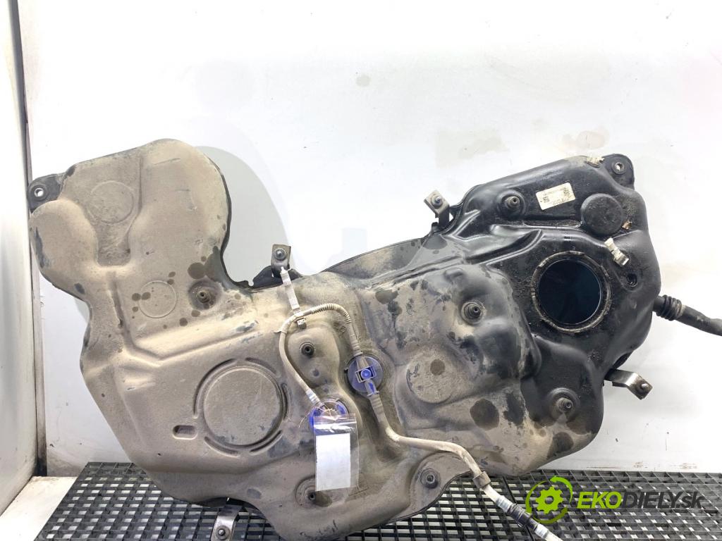 MERCEDES-BENZ GLE SUV 2020 180 kW GLE 300 d 4-matic (167.119) 1950 Nádržka paliva  (Palivová nádrž)