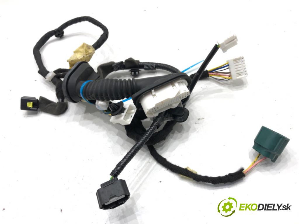 NISSAN MICRA K14 liftback 2020 74 kW 1.0 IG-T 100 999 káblovačka dveře přední část pravý 24124HM11A