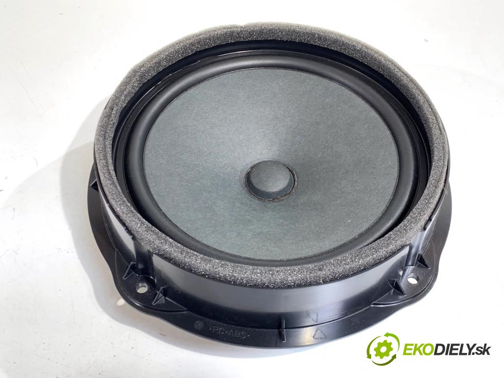 CUPRA FORMENTOR SUV 2023 228 kW 2.0 TSI 4Drive 1984 reproduktor Dvere predný pravy 8V0035415D