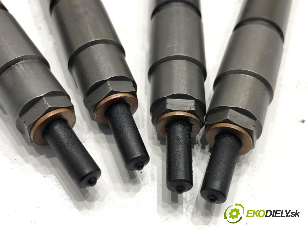 VOLVO XC60 II SUV 2020 173 kW B5 Mild-Hybrid AWD 1969 vstřikovací ventily 31432836