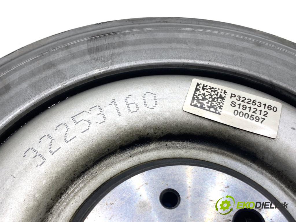 VOLVO XC60 II SUV 2020 173 kW B5 Mild-Hybrid AWD 1969 koleso kolesová hriadeľa 32253160 (Remenica)