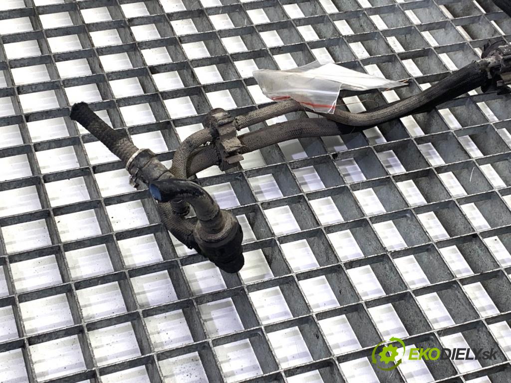 PEUGEOT 3008 SUV 2021 147 kW Hybrid4 (M45GBU) 1598 trubka PALIVO: 9823574080