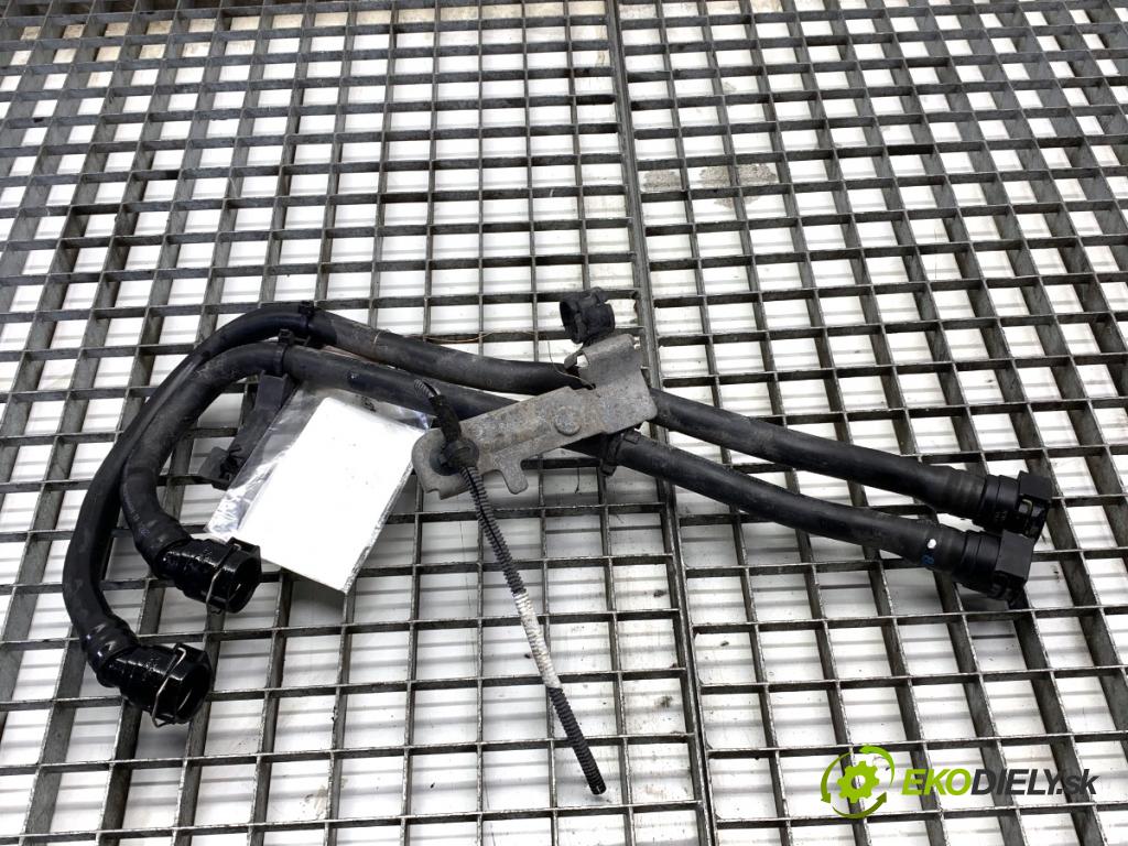 PEUGEOT 3008 SUV 2021 147 kW Hybrid4 (M45GBU) 1598 Rúra vody 9822184680