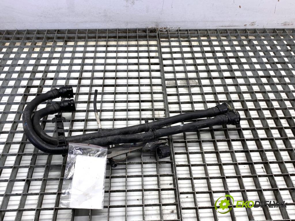 PEUGEOT 3008 SUV 2021 147 kW Hybrid4 (M45GBU) 1598 Rúra vody 9822184680