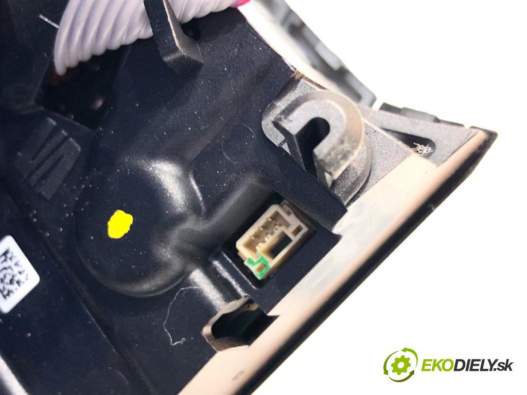 CUPRA FORMENTOR SUV 2023 228 kW 2.0 TSI 4Drive 1984 SPÍNAČE: volantu 5FA919719AD