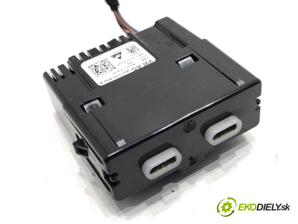 CUPRA FORMENTOR SUV 2023 228 kW 2.0 TSI 4Drive 1984 HNÍZDO: USB 3G5035954A